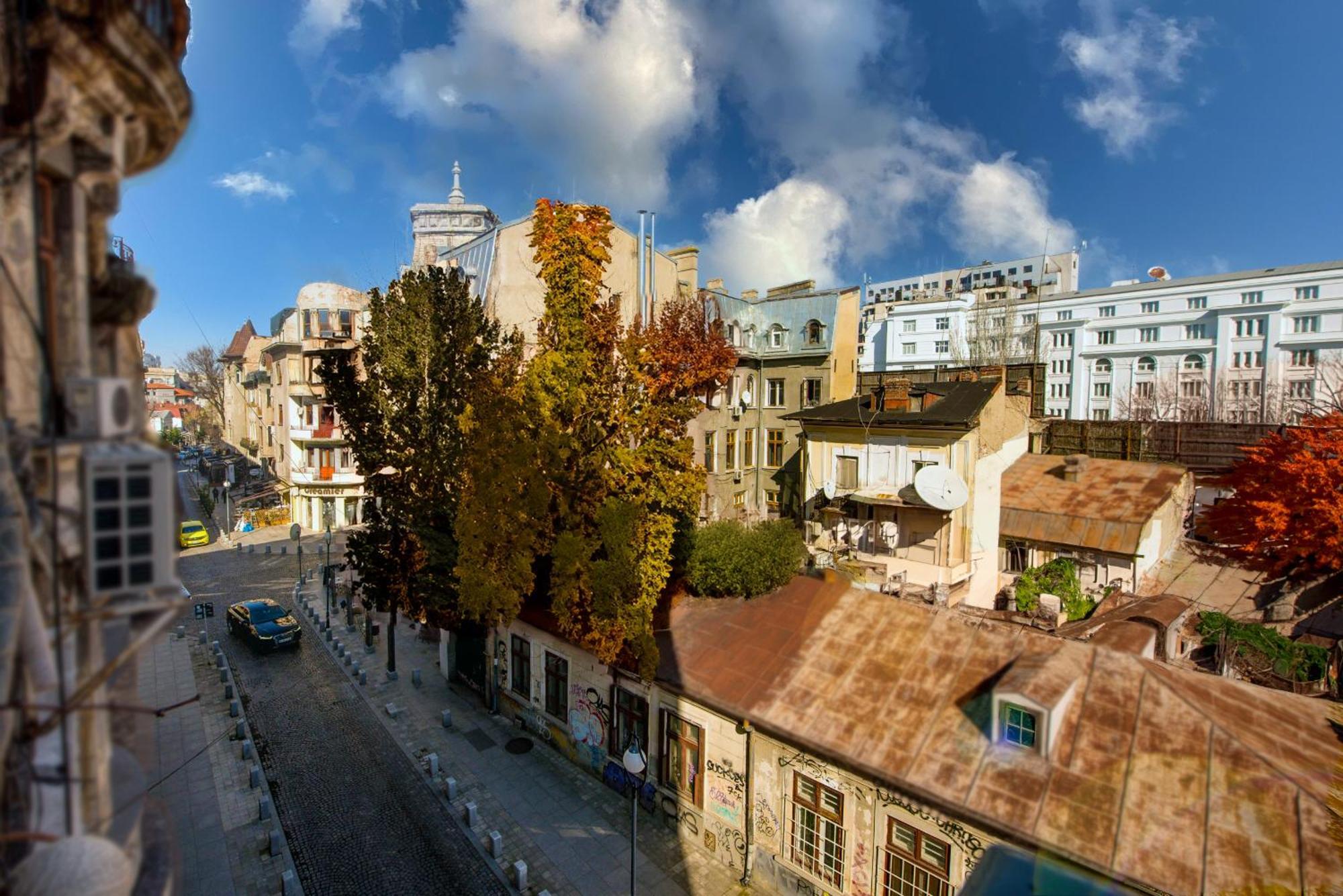 Downtown - Your Modern Escape Near Ateneul Apartament