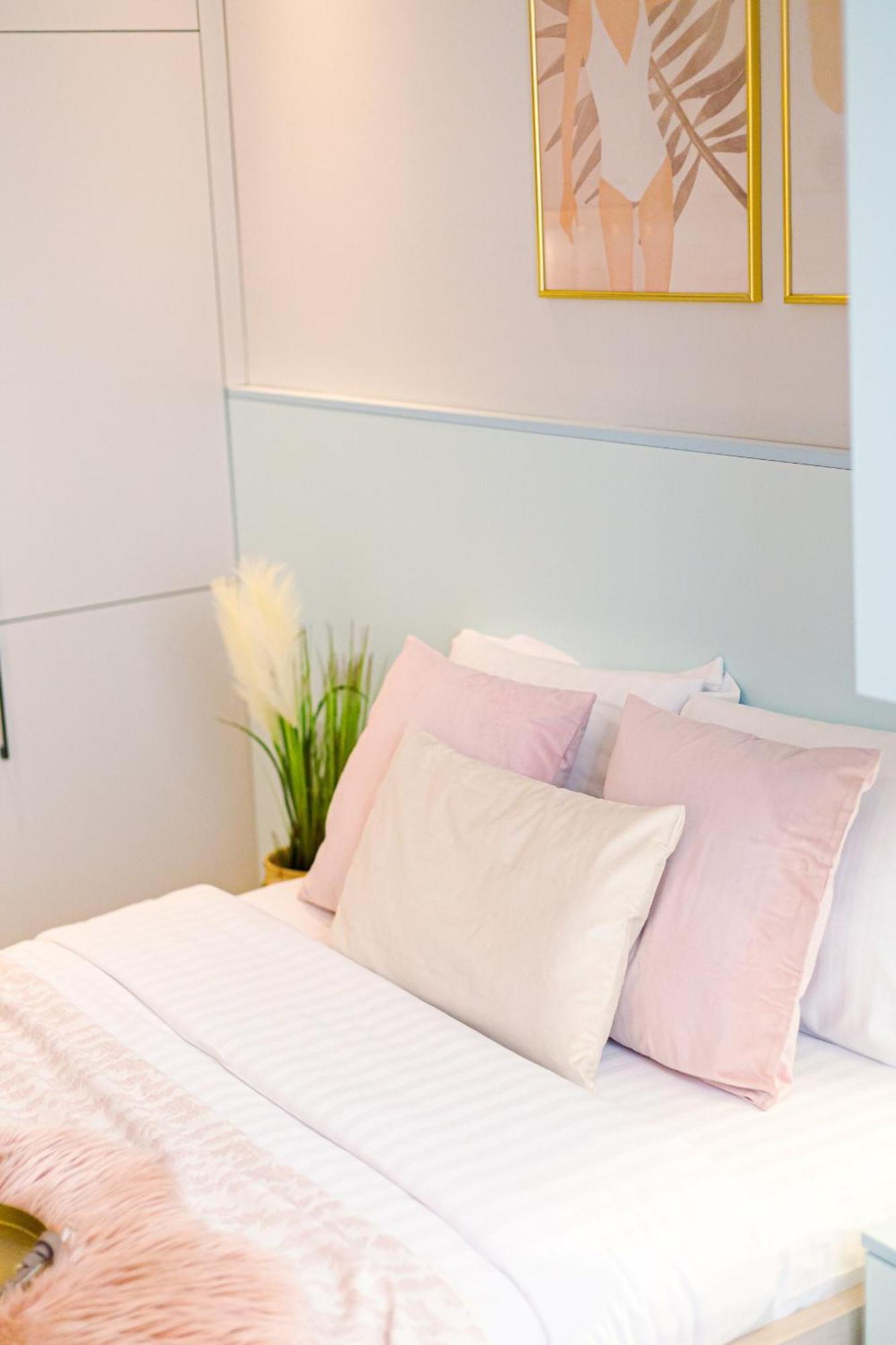 Downtown - Your Modern Escape Near Ateneul Bucureşti