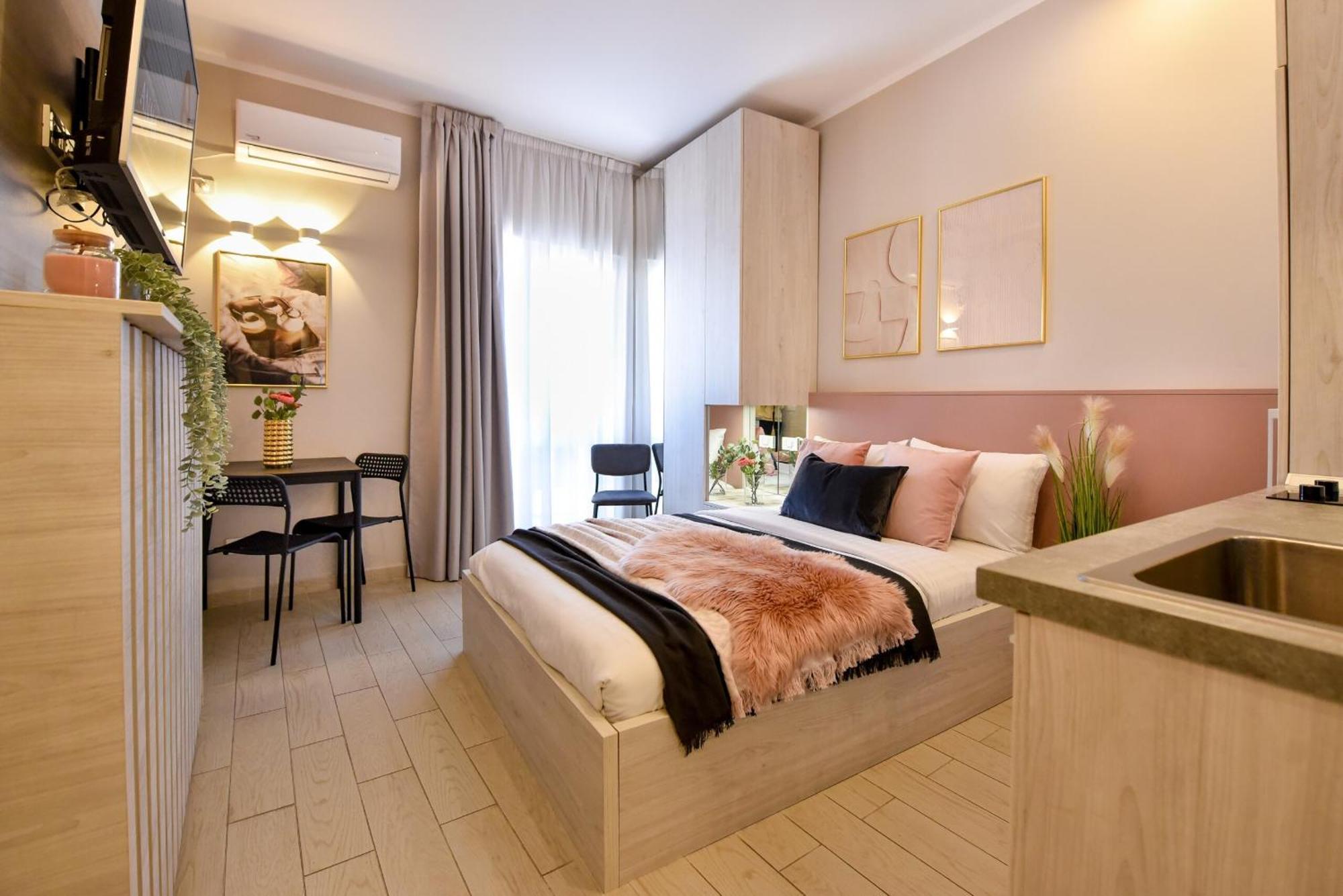 Apartament Downtown - Your Modern Escape Near Ateneul