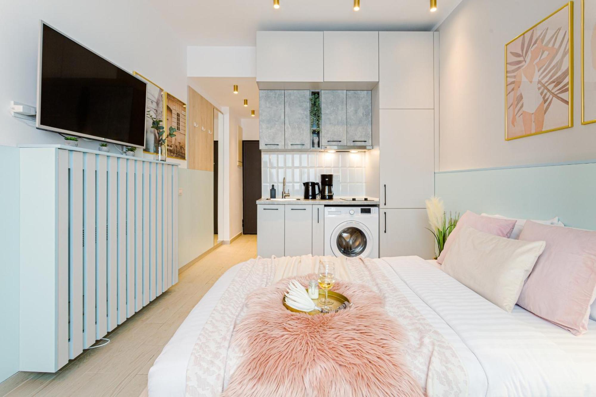 Apartament Downtown - Your Modern Escape Near Ateneul