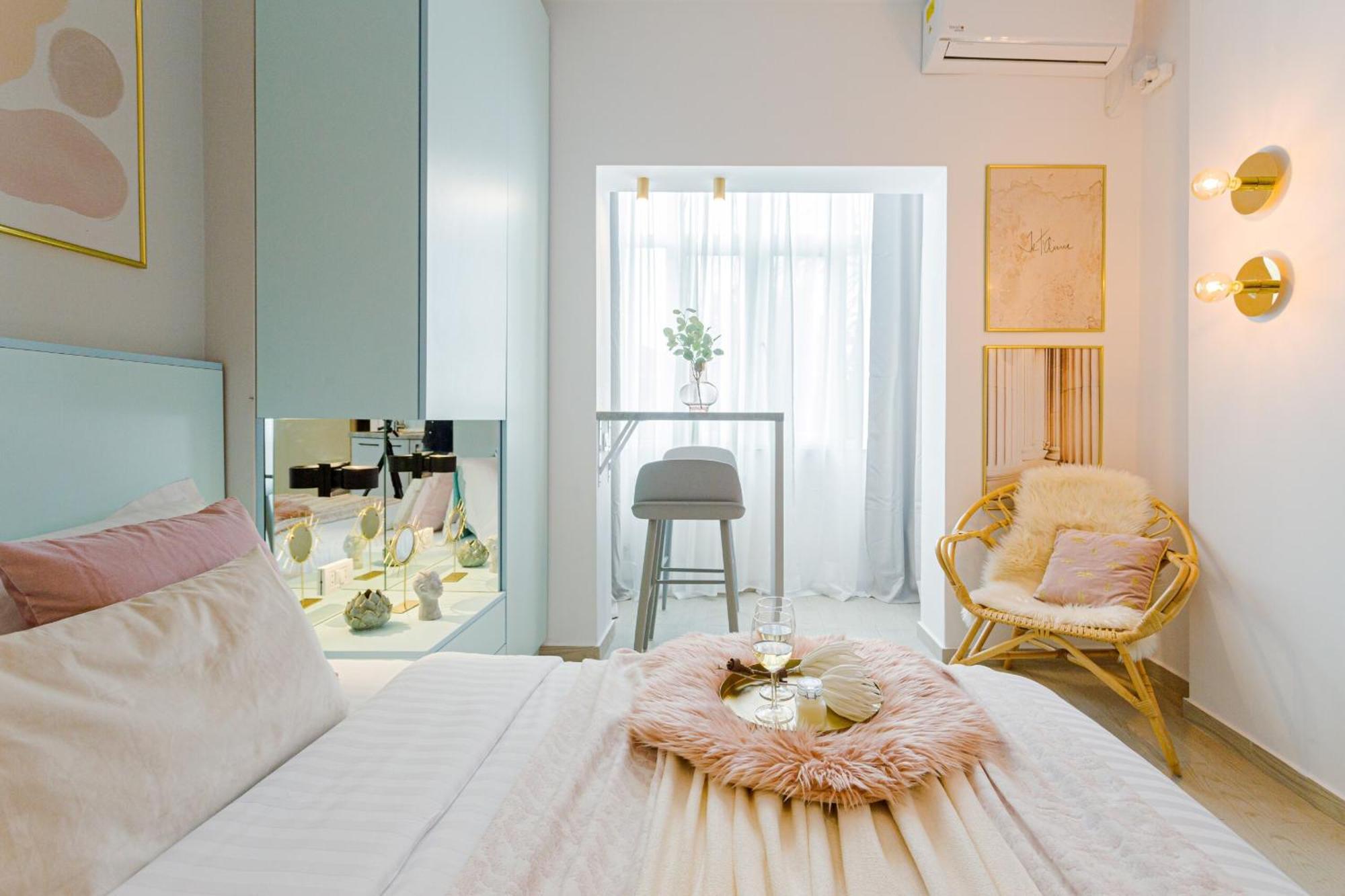 Downtown - Your Modern Escape Near Ateneul Apartament *